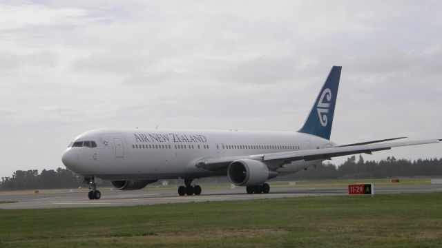 BOEING 767-300 (ZK-NCI)