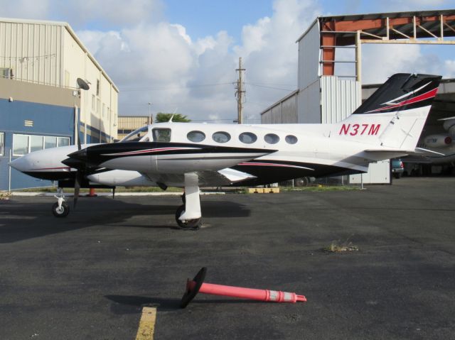 Cessna 421 (N37M)