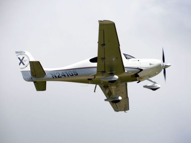 Cirrus SR22 Turbo (N241GS)