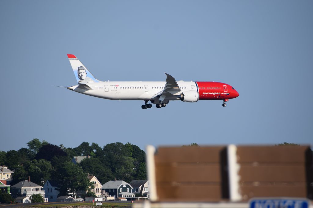 Boeing 787-9 Dreamliner (G-CKWS) - (7/5/19)