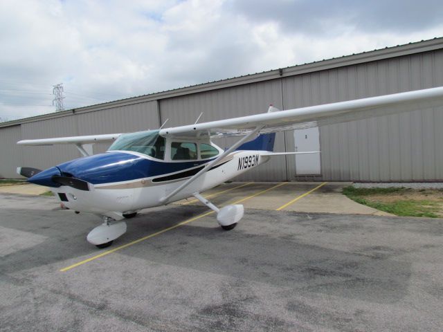 Cessna Skylane (N1993M)