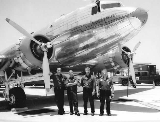 Douglas DC-3 —