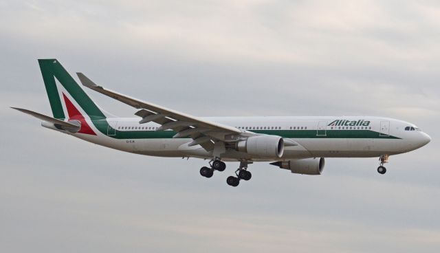 Airbus A330-200 (EI-EJK) - Imaged on 1/13/12