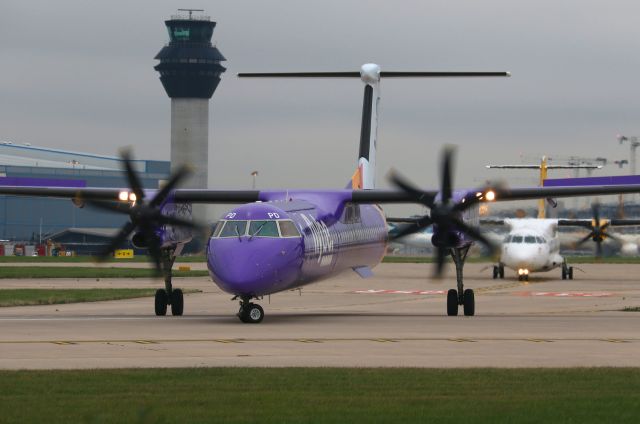 de Havilland Dash 8-400 (G-PRPD)