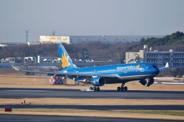 Airbus A330-200 (VN-A379) - 2012/3/25