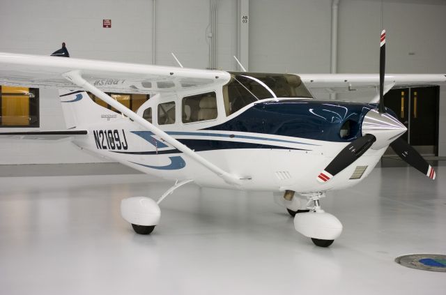Cessna 206 Stationair (N2109J)