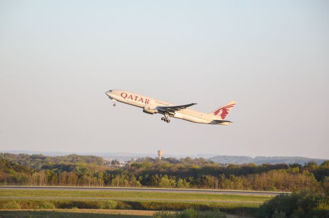 Boeing 777-200 (A7-BFC)