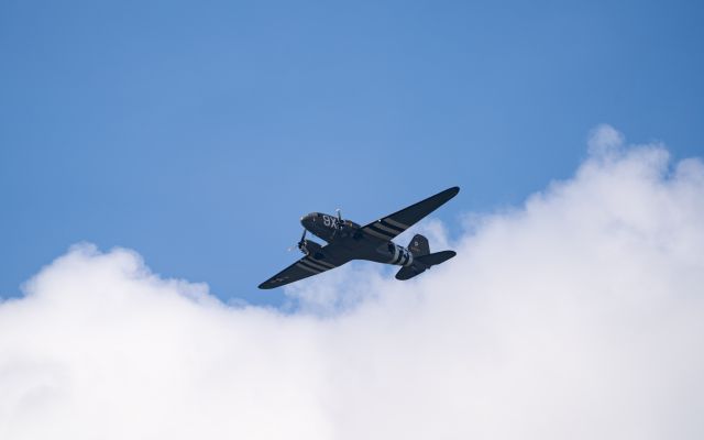 Douglas DC-3 (N150D)