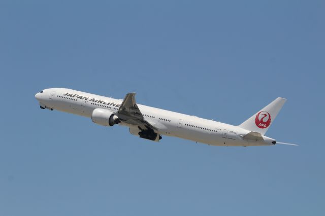 BOEING 777-300ER (JA735J)