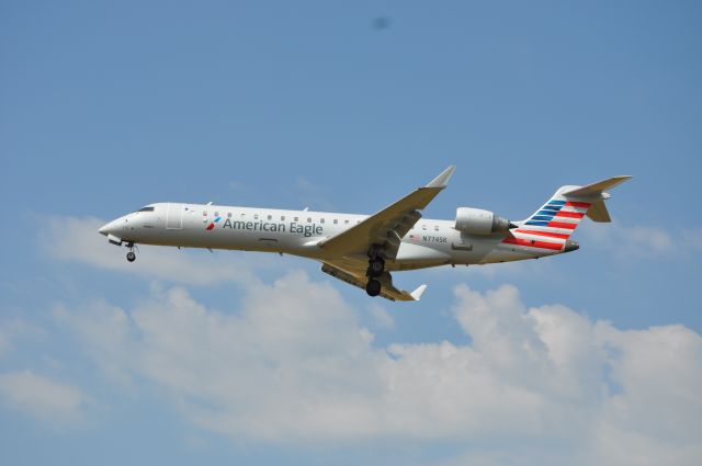 Canadair Regional Jet CRJ-200 (N774SK)