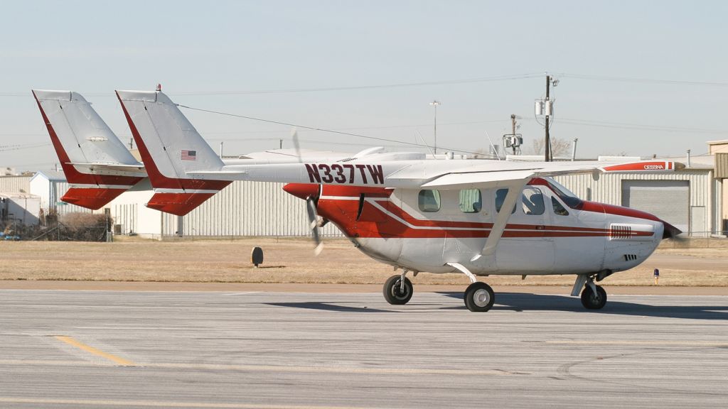 Cessna T337G Pressurized Skymaster (N337TW)