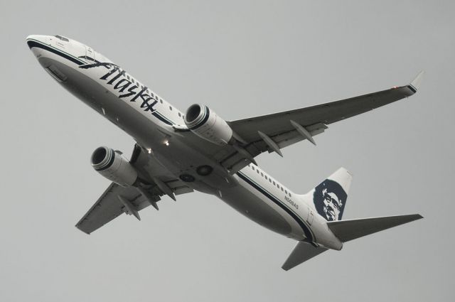 Boeing 737-800 (N508AS) - Seen at KDCA on 6/12/2011.