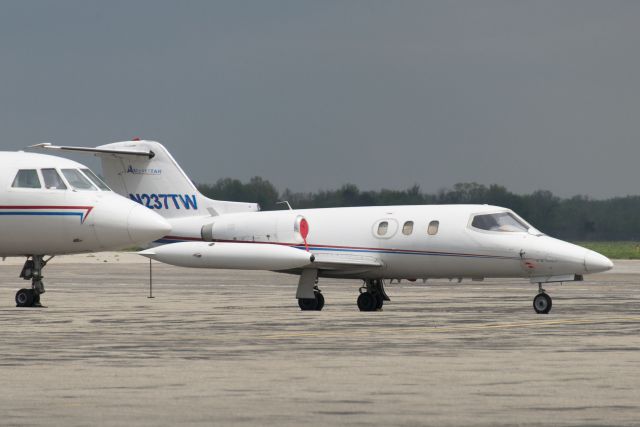 Learjet 24 (N237TW) - N237TW  Learjet 24D  AJI  KYIP  20130510