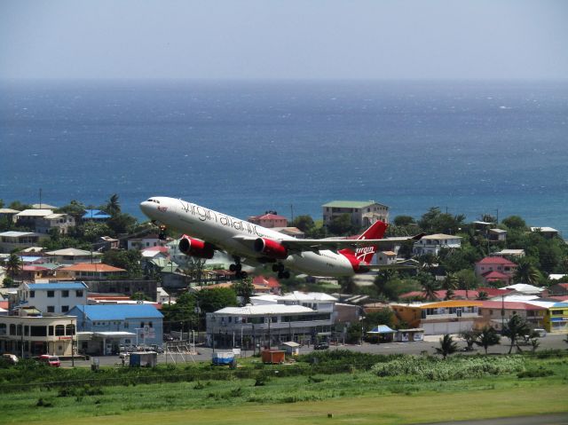 Airbus A330-300 (G-VRAY)