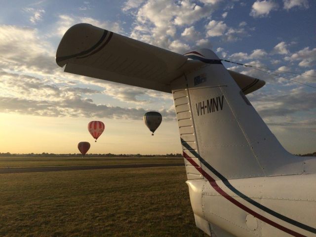 Piper Saratoga (VH-MNV) - Outback Queensland Awesome with Kim and friends 