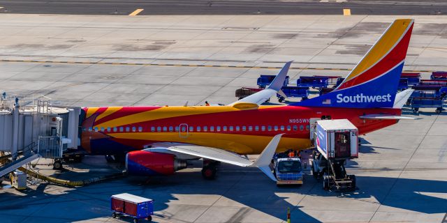 Boeing 737-700 (N955WN) - Southwest Airlines 737-700 in Arizona One special livery parked at PHX on 10/22/22. Taken with a Canon 850D and Tamron 70-200 G2 lens.