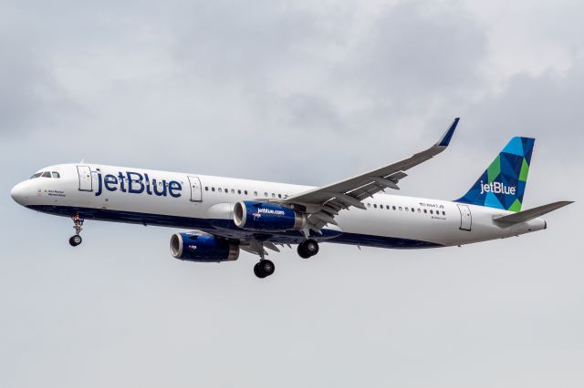Airbus A321 (N947JB) - JetBlue Airbus A321-231 arriving from Las Vegas to Newark Liberty on final for runway 29.