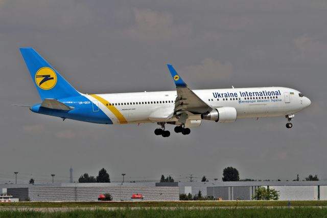 BOEING 767-300 (UR-GEA) - Memory september 2014 visiting Paris.