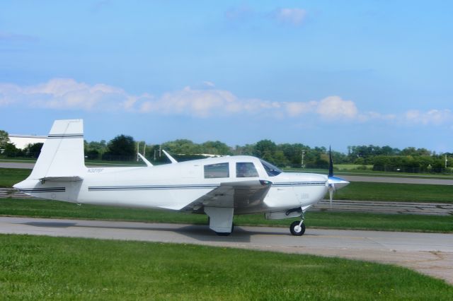 Mooney M-20 (N3215F)