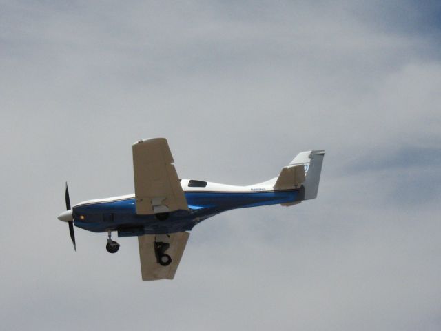 Piper Saratoga/Lance (N880RS) - LANDING ON RWY 24