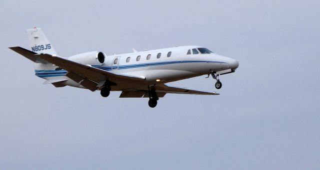 Cessna Citation V (N809JS) - On final is this 2000 Cessna Citation 560XL in the Winter of 2019.