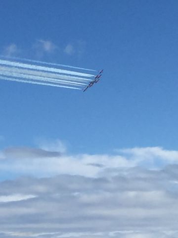 — — - Flightshow