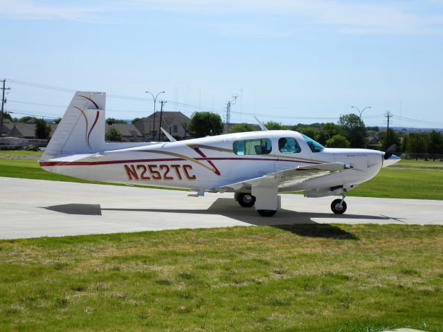 Mooney M-20 Turbo (N252TC)