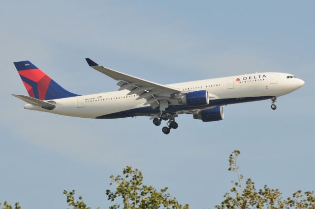 Airbus A330-200 (N861NW)