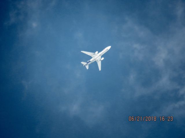 Boeing MD-11 (N588FE)