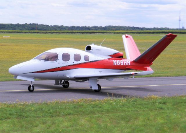 Cirrus Vision SF50 (N66HR)