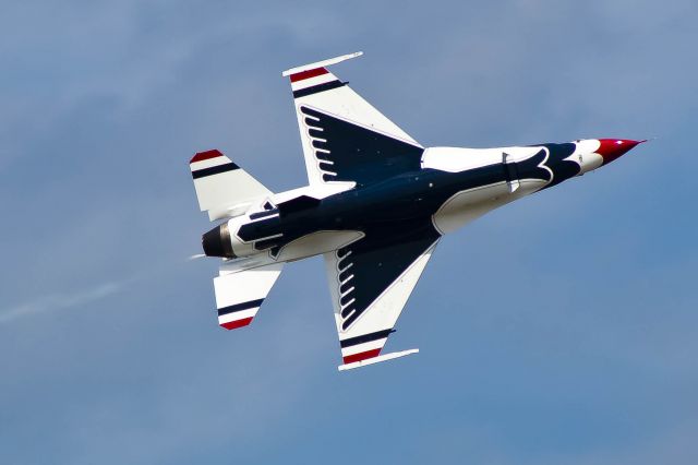 Lockheed F-16 Fighting Falcon — - A U.S. Thunderbirds solo does a knife-edge pass at Robins AFB.