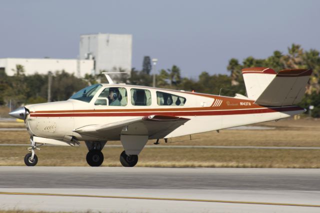 Beechcraft 35 Bonanza (N1437A)