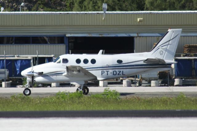 Beechcraft King Air 90 (PT-OZL)