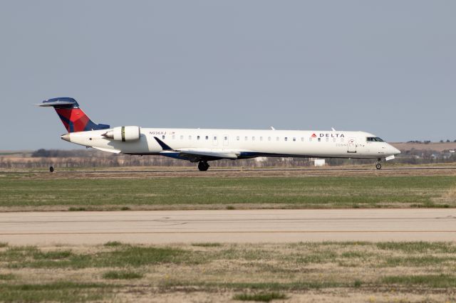 Canadair Regional Jet CRJ-900 (N936XJ)