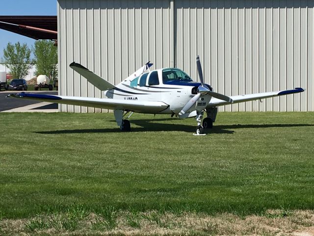 Beechcraft 35 Bonanza (N4084C)