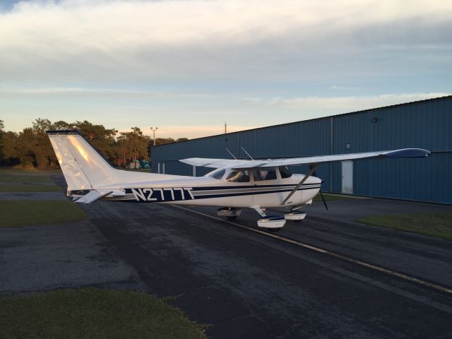 Cessna Skyhawk (N2777T) - T-Hangar, November 30, 2015, Herlong Airport, Jacksonville, Florida