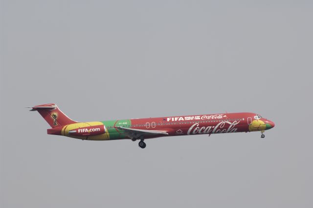 McDonnell Douglas MD-83 (OY-RUE) - Final Approach to Tokyo-Haneda Intl Airport Rnw22 on 2014 /04/10 "FIFA World Cup Trophy Tour Coca Cola c/s"