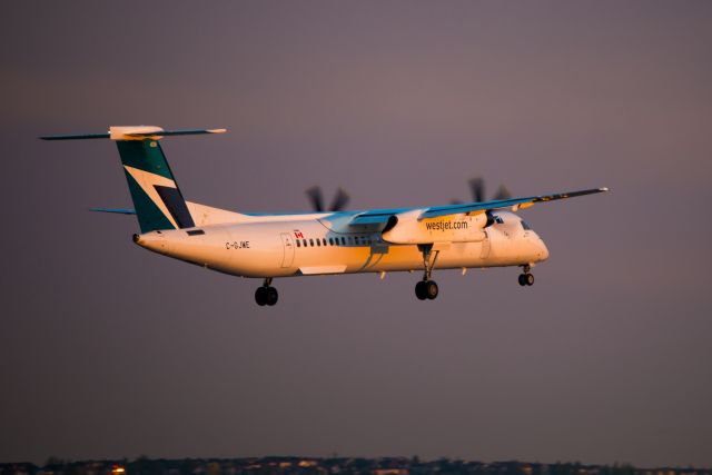 de Havilland Dash 8-400 (C-GJWE)