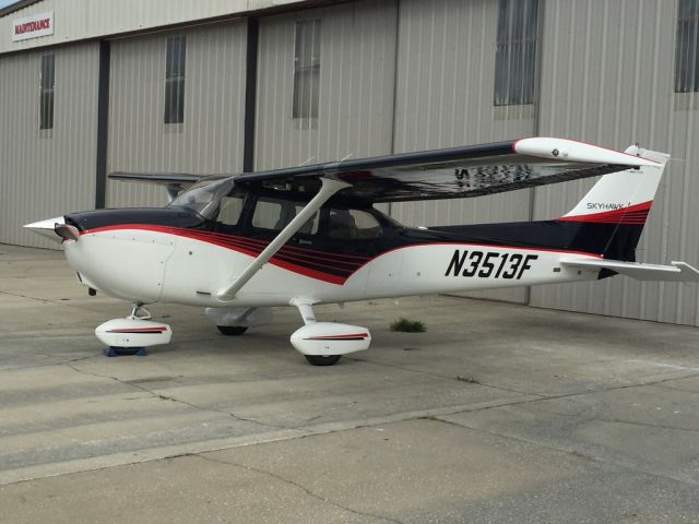 Cessna Skyhawk (N3513F)