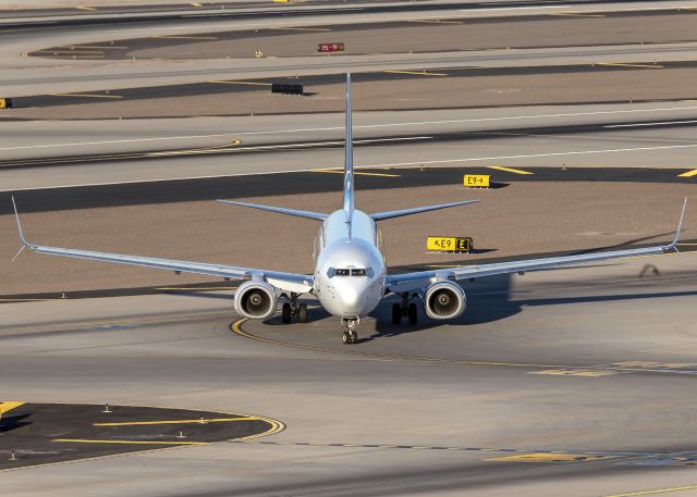 Boeing 737-900 (N260AK)