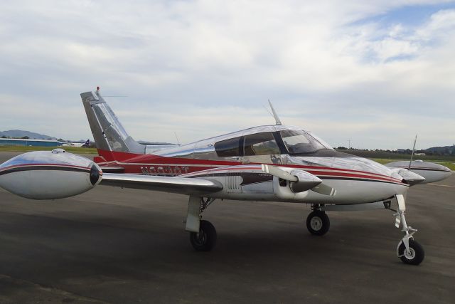 Cessna 310 (N6930T)