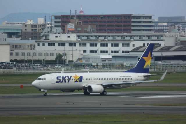 Boeing 737-800 (JA737Y)