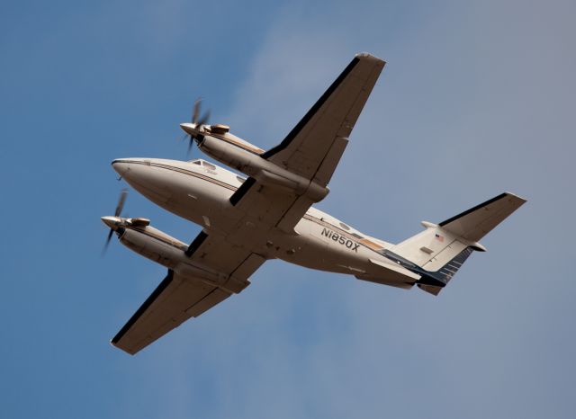 Beechcraft Super King Air 200 (N1850X) - Take off RW35.