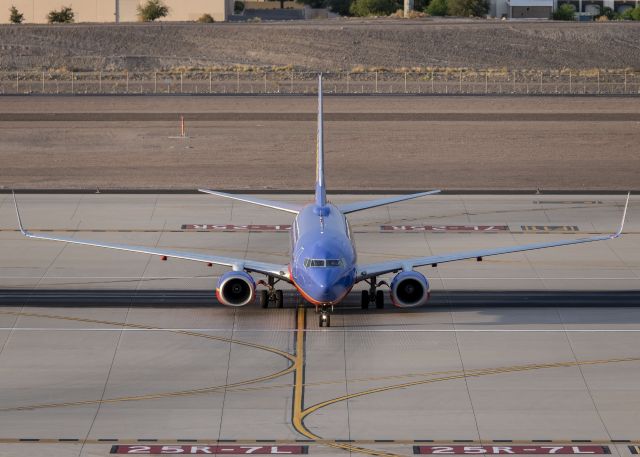 Boeing 737-700 (N786SW)