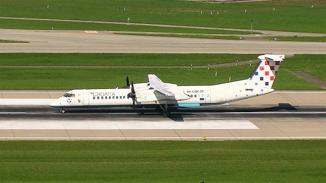 de Havilland Dash 8-400 (9A-CQE)