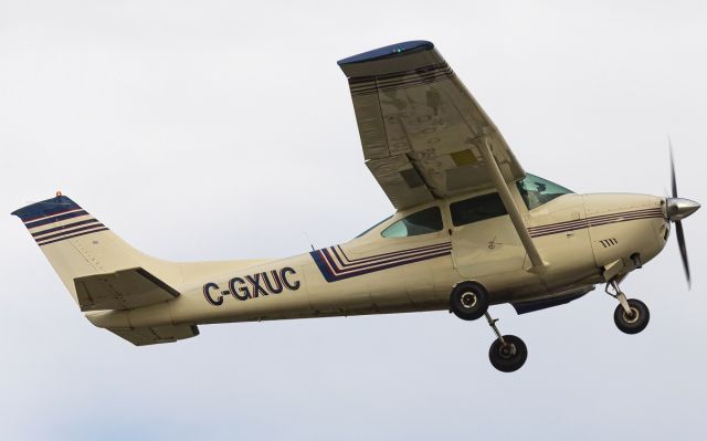 Cessna Skylane (C-GXUC)