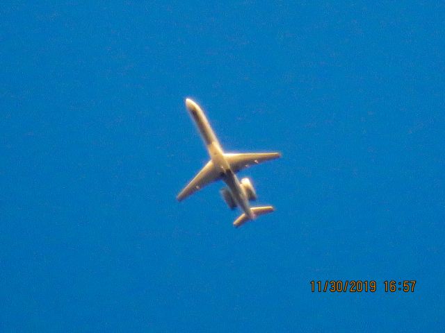 Embraer ERJ-135 (N833AE)