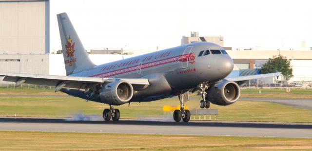 Airbus A319 (C-FZUH) - Air Canada Airbus A319-114 C-FZUH with the great Trans Canada Air Lines retro livery arriving at YVR 26R from LAX