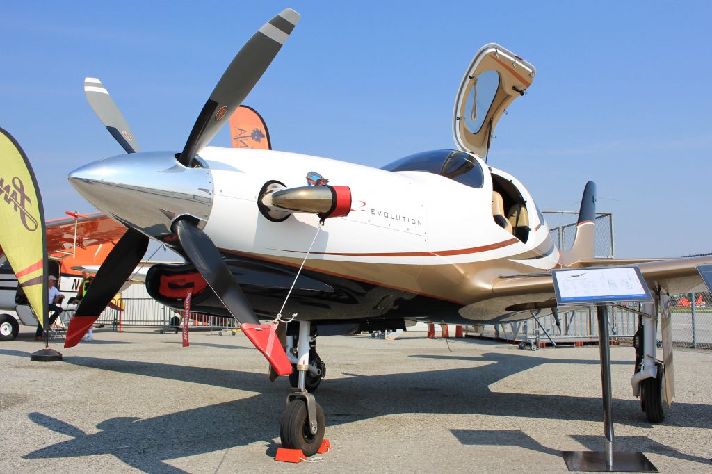 Lancair Evolution (N424SM)