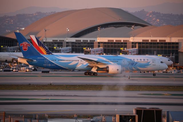 Boeing 787-9 Dreamliner (B-1167)